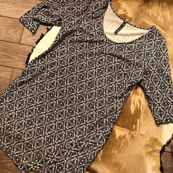 Jennifer Lopez Dresses & Skirts - Jennifer Lopez 2x dress.